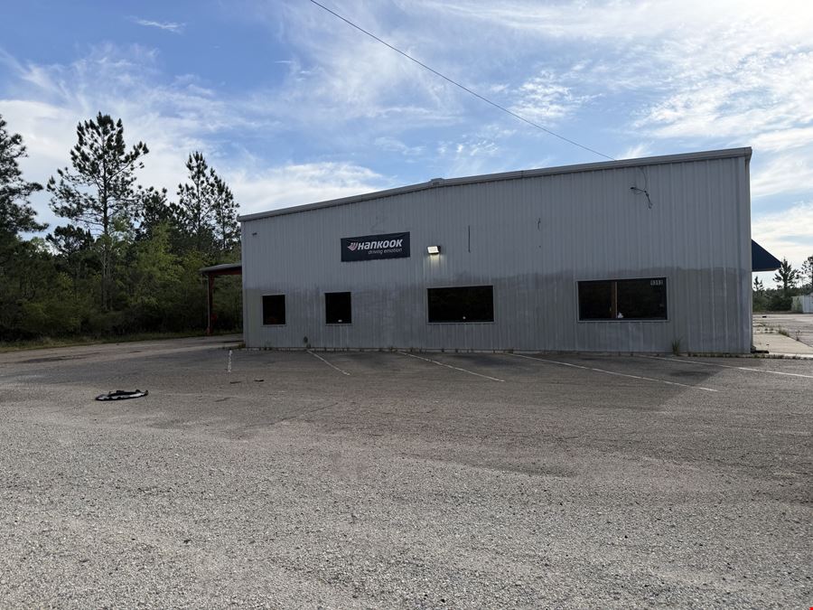 Industrial Building Near Port + I-10