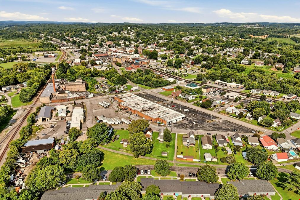 Downtown Lenoir City Shopping Center
