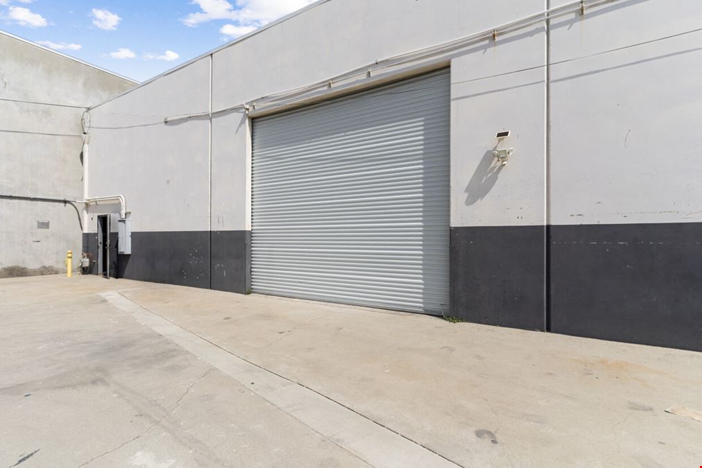 "Unlock Your Storage Solutions in Gardena: Prime Warehouse Space Available Now!"