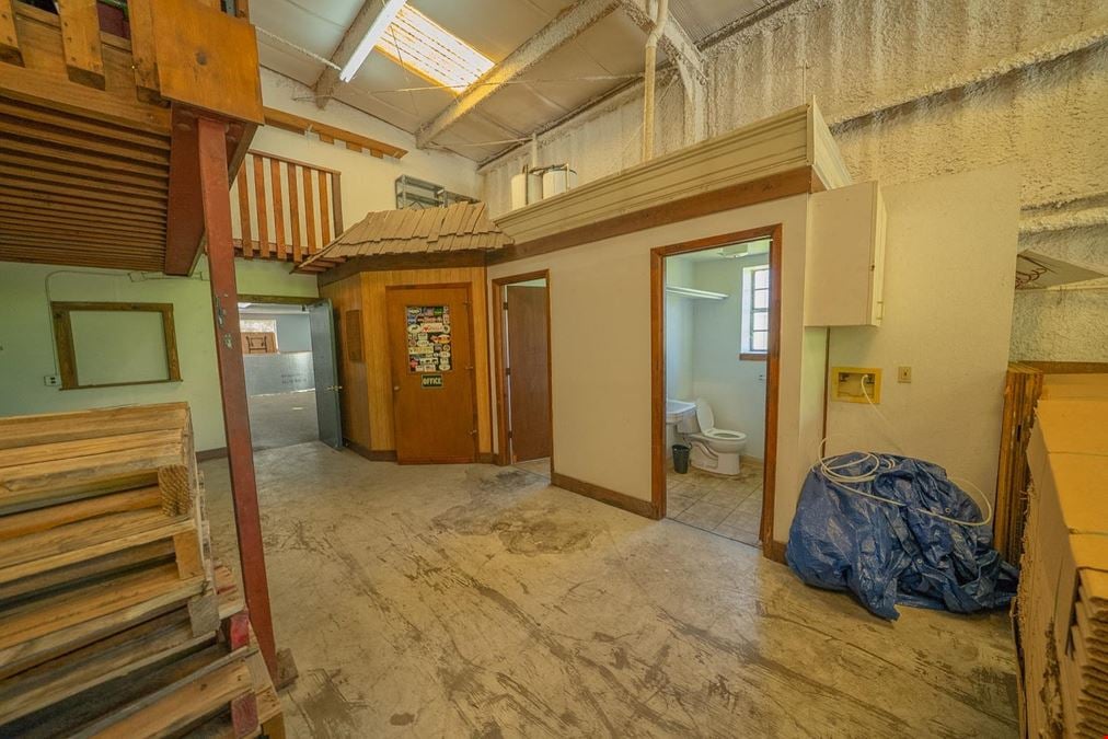 Punta Gorda Warehouse, Office, & Open Yard Space