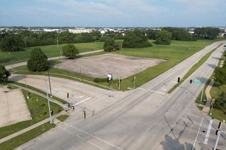 Preview of Retail space for Sale at 1905 N Neil St