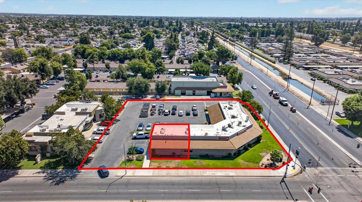 High Exposure Retail Space Available at Strip Mall in Clovis