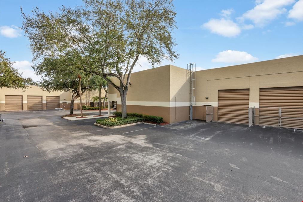 5861 Miami Lakes Dr