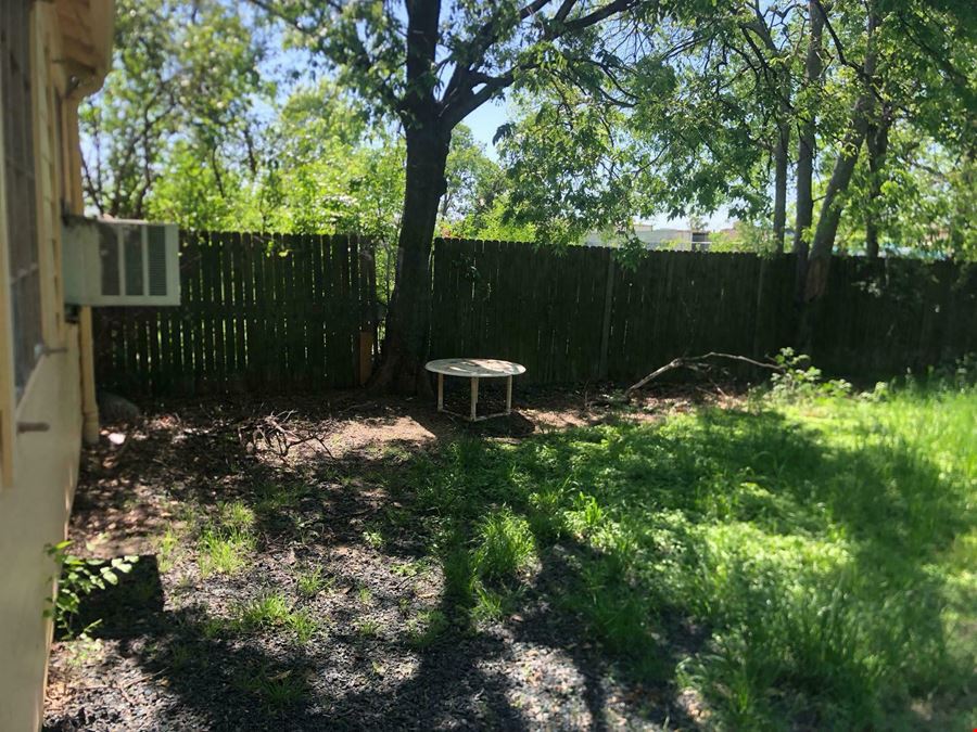 2nd Gen Dog Grooming Space For Sale/Lease