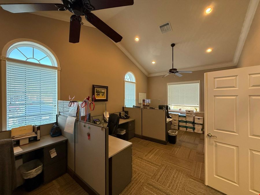 Wall Springs Executive Center, Units A & B