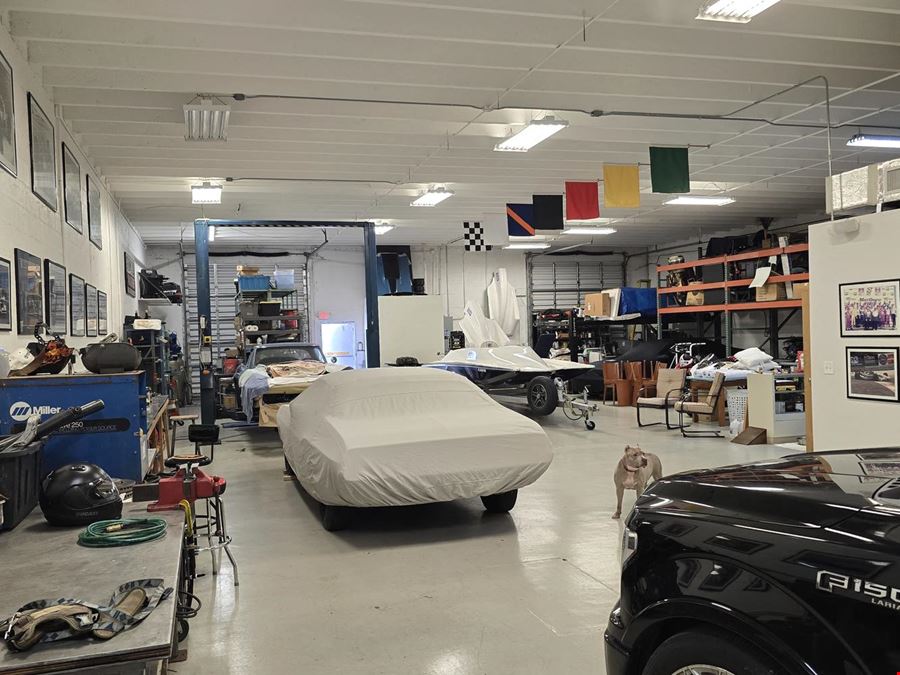 Freestanding Office/Warehouse 100%A/C