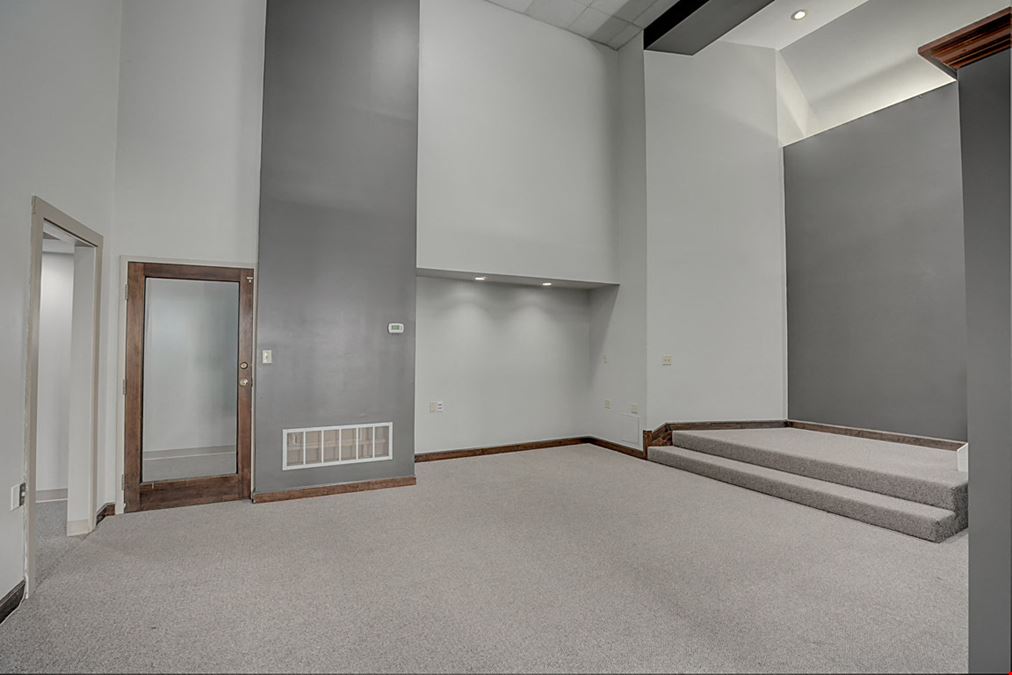 118 W 5th St