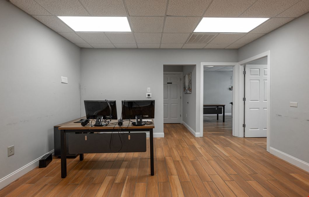 5011 Southpark Drive, Suite 220