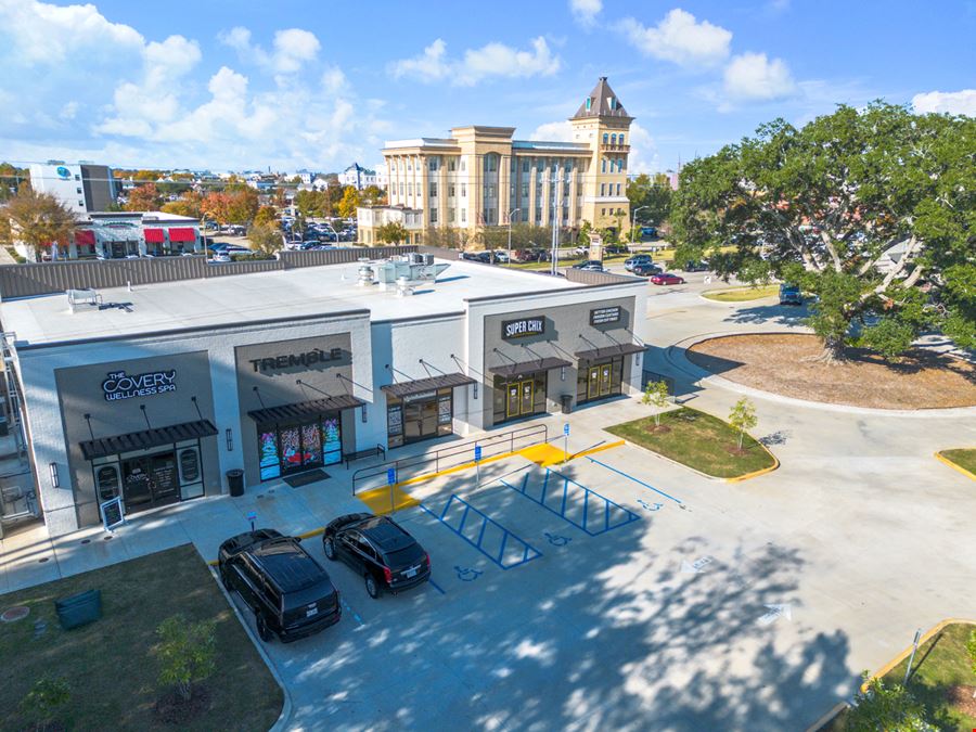 Retail and Restaurant Suites at Highly-Visible Signalized Intersection