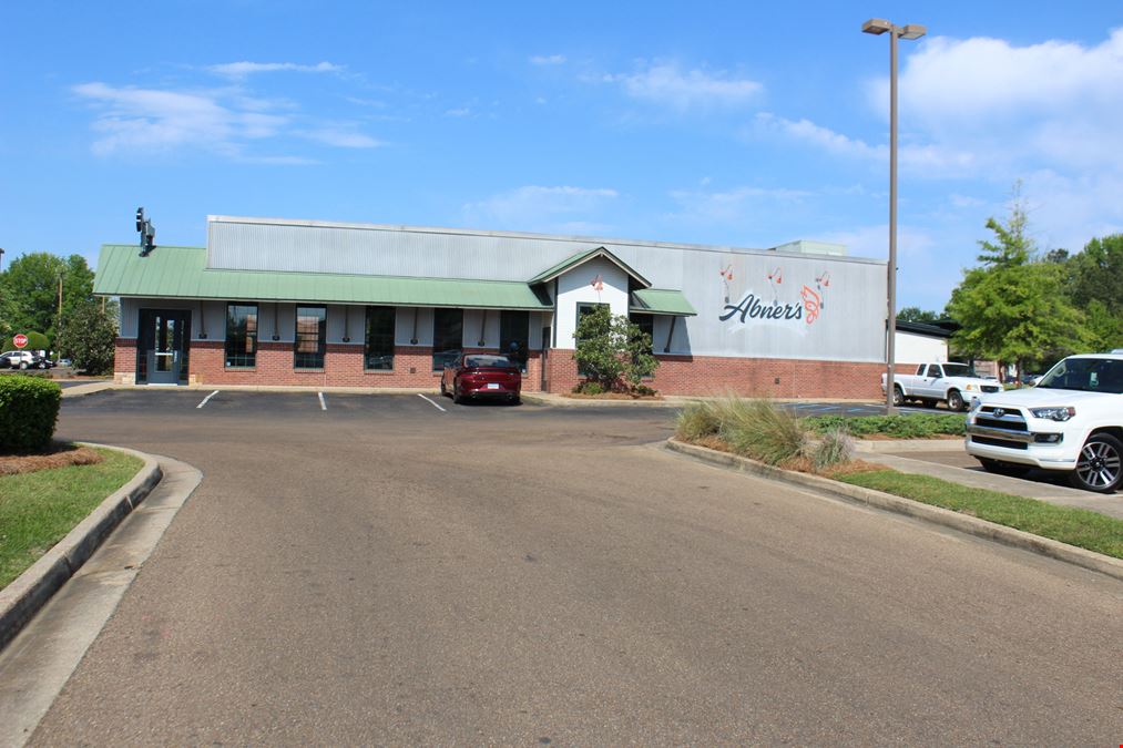±3,600 SF QSR | Freestanding (Former Abner’s Chicken)
