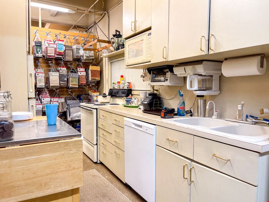 Income-Producing Street Retail in the Heart of Mid City