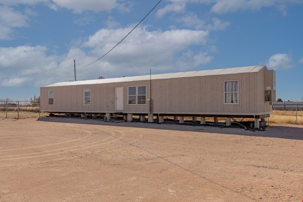 Office/Warehouse with Quick I-20 Access