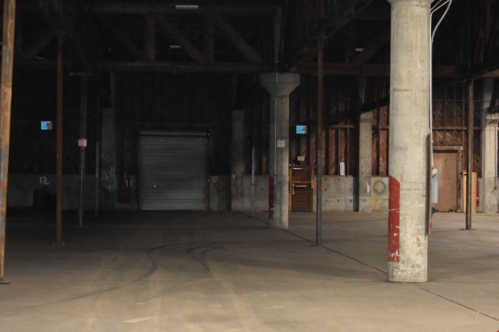 Aronov Warehouse