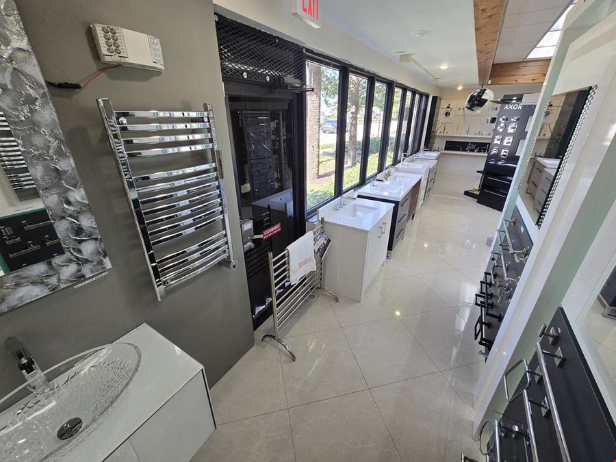 Freestanding Retail / Showroom Bldg