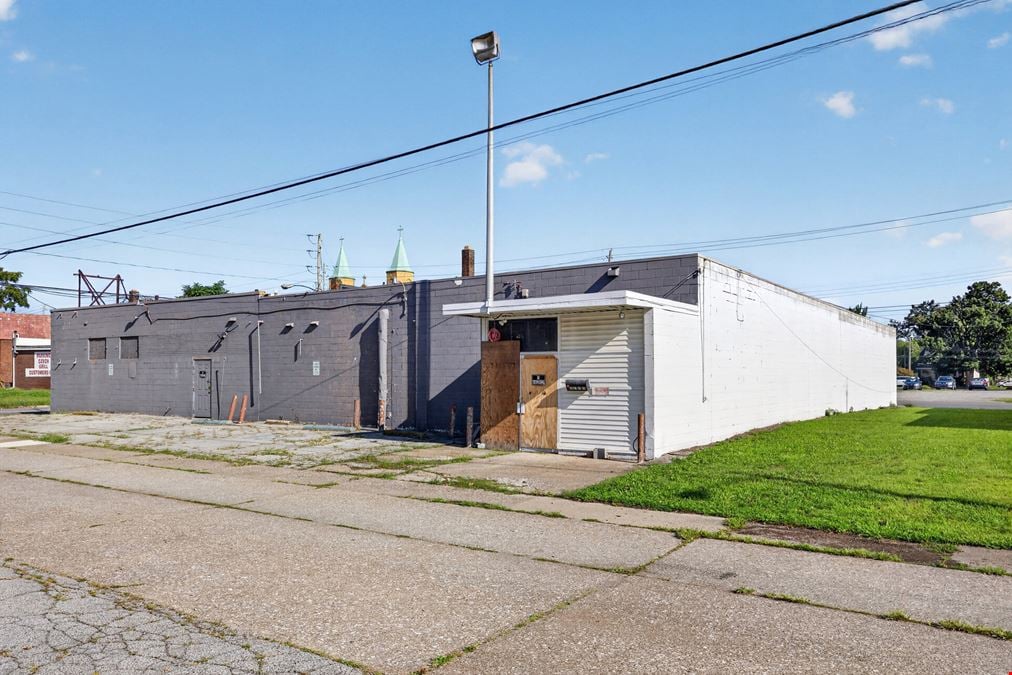 300 E 28th St
