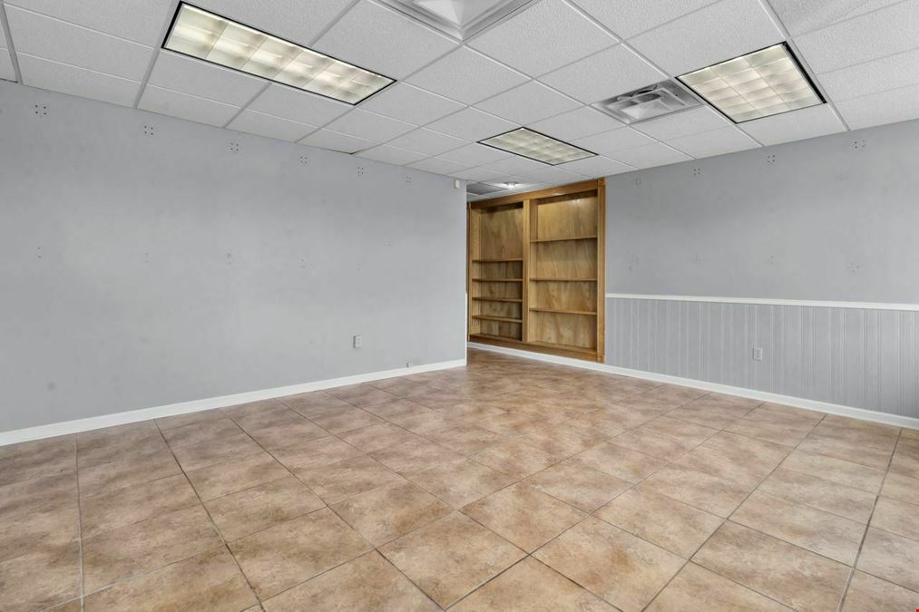+/- 2,100 SF Fountain Square Commercial Suite
