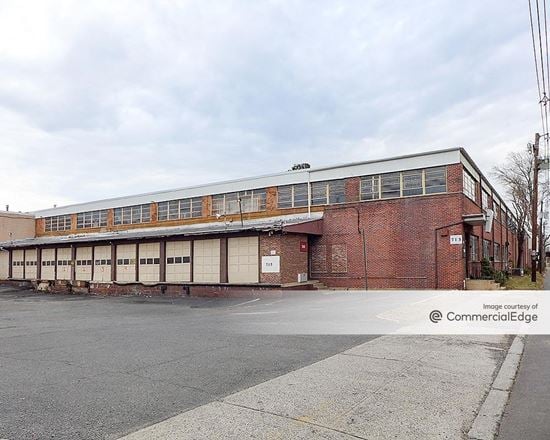 Preview of Industrial space for Rent at 715 South Avenue East