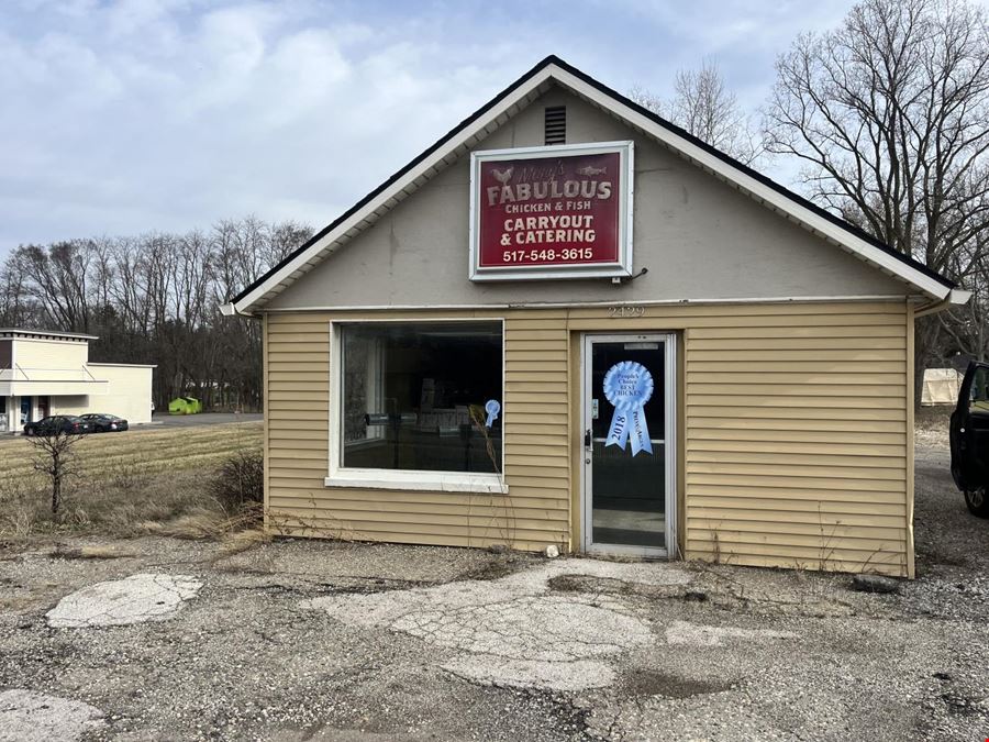 2429 E Grand River