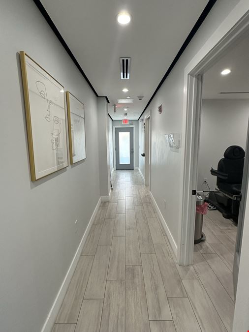 Medical/Dental Office Suite 830 | 4770 Biscayne