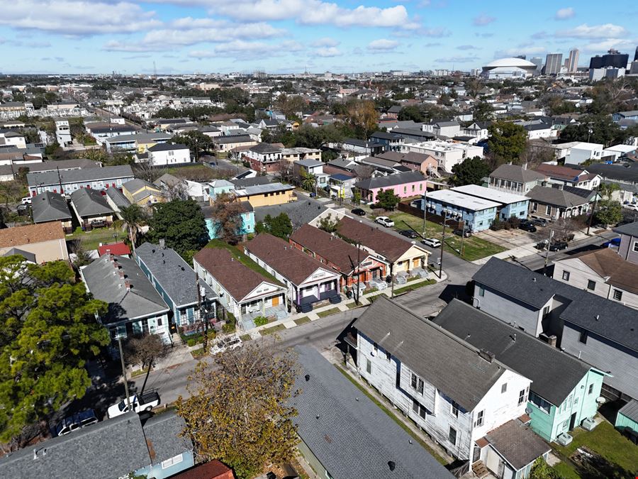 Eight-Unit Investor Opportunity Near St Charles Ave