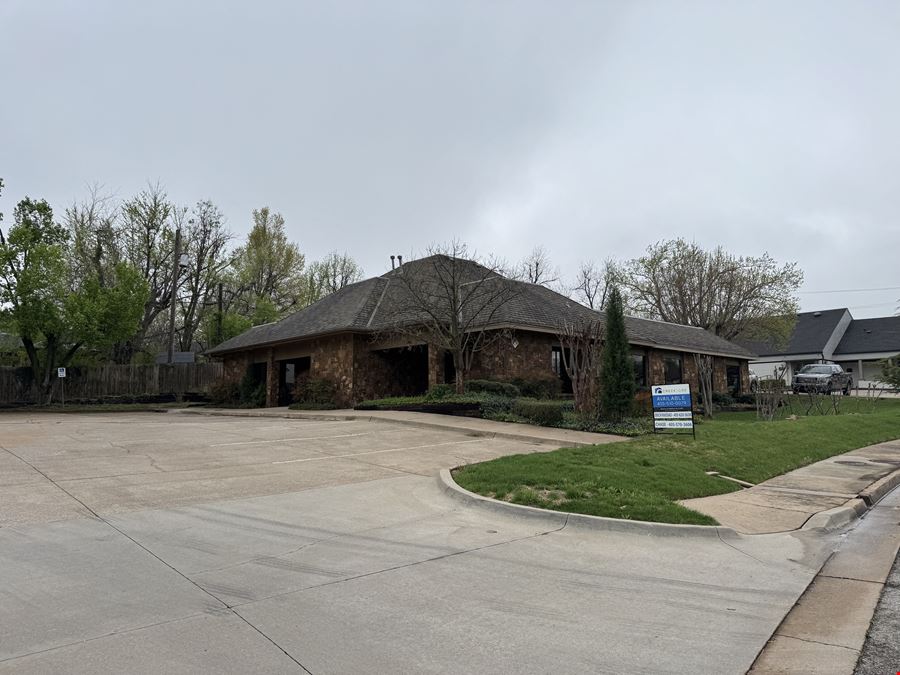 218 E Tenth Street Plaza
