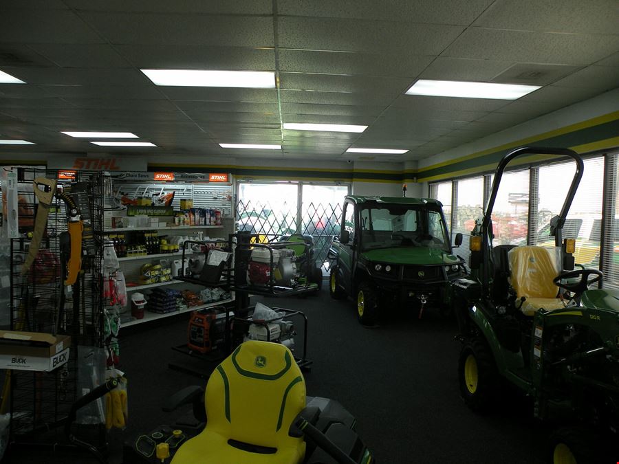 John Deere NNN lease property