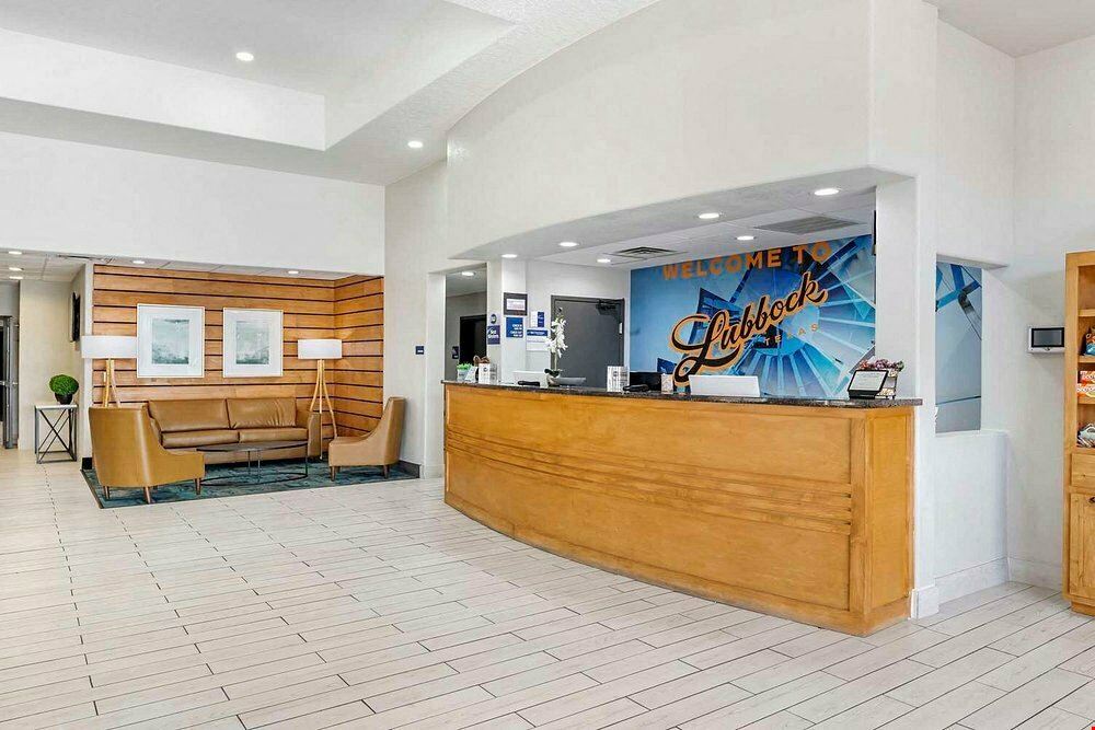 Lubbock West Inn & Suites