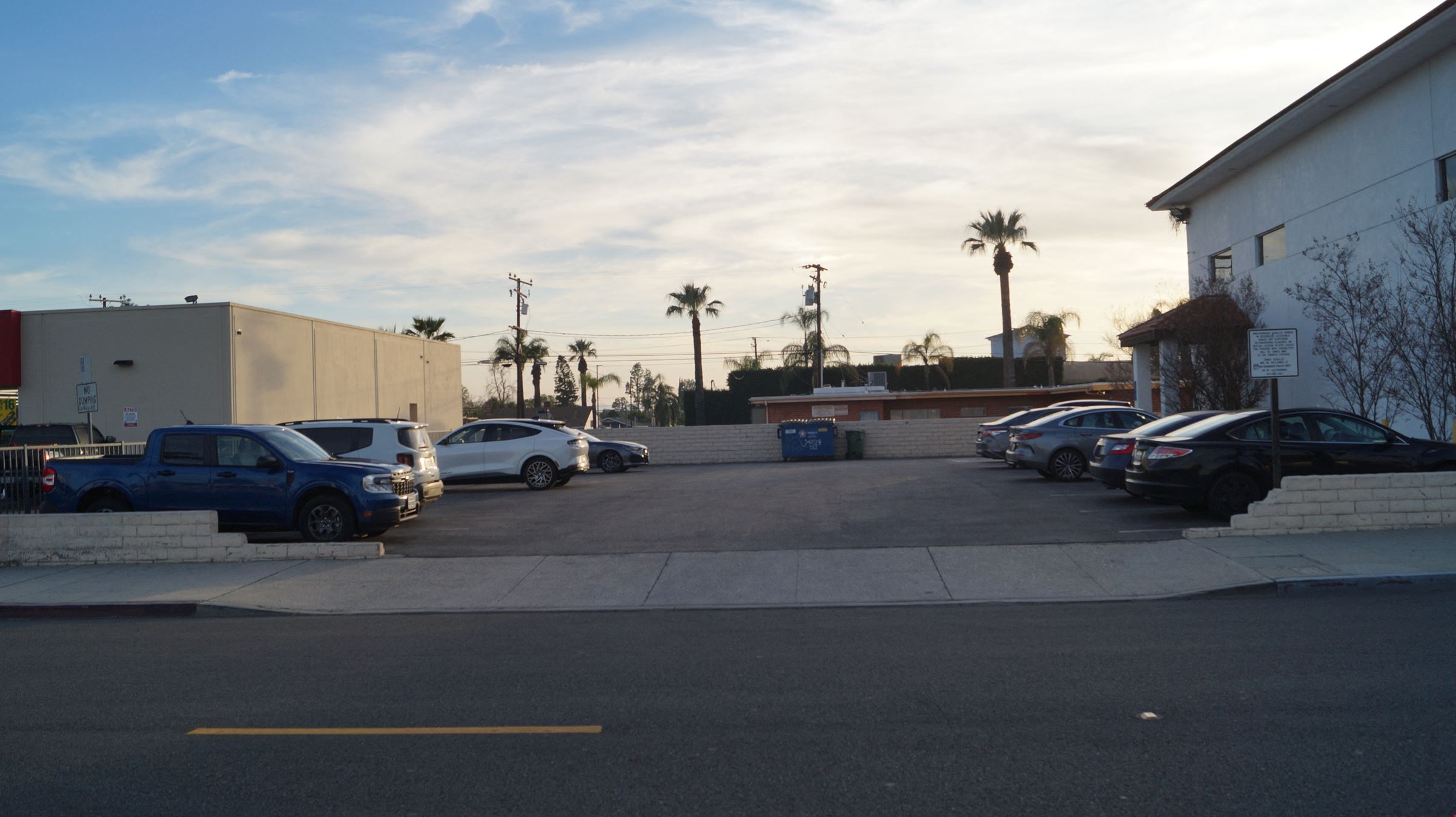 400 San Fernando Mission Blvd