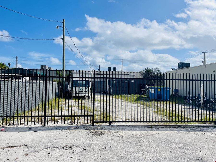 2323 N Dixie Hwy