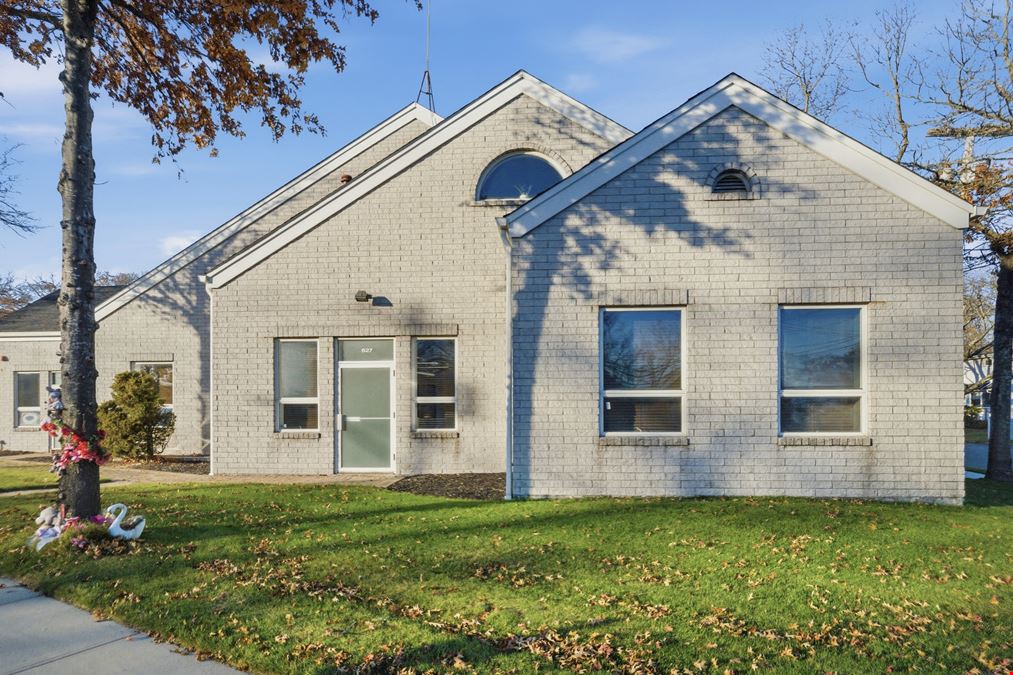 627 Horseblock Road
