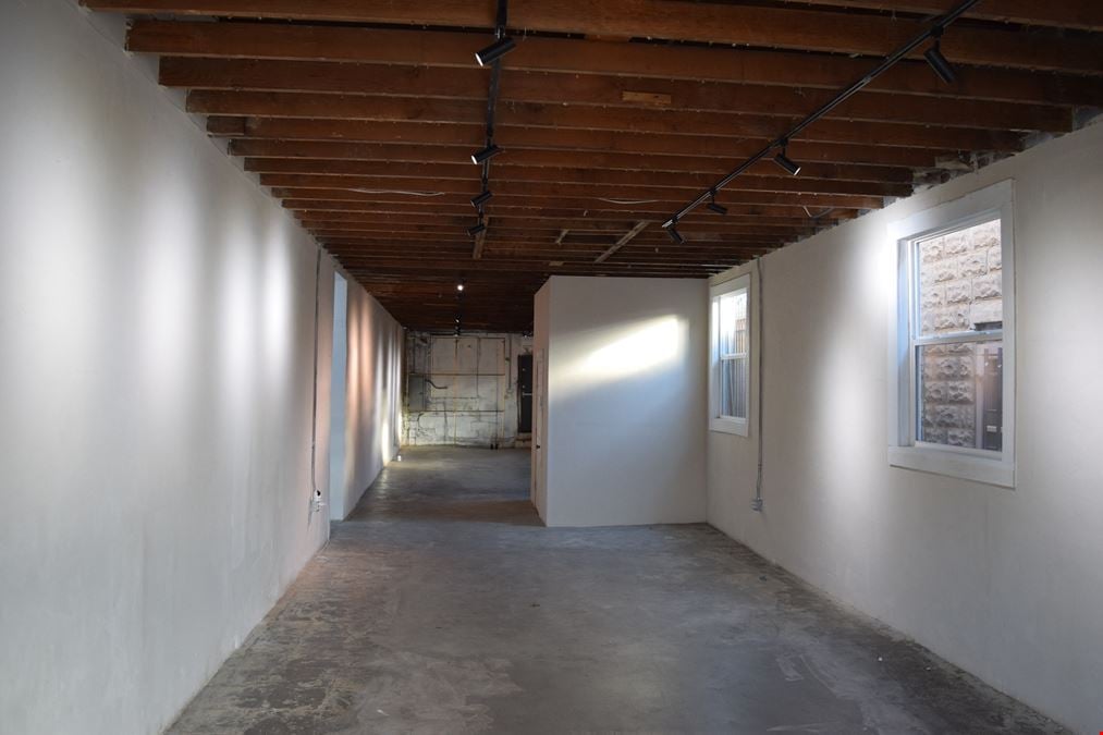 120 SF office/retail space for lease