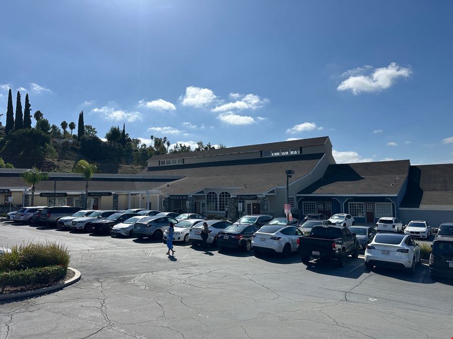 800-880 N Diamond Bar Blvd