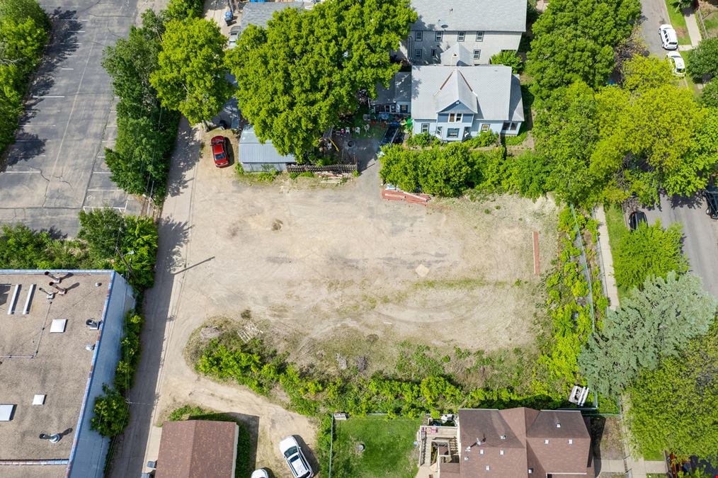 2828 & 2824 27th Ave S
