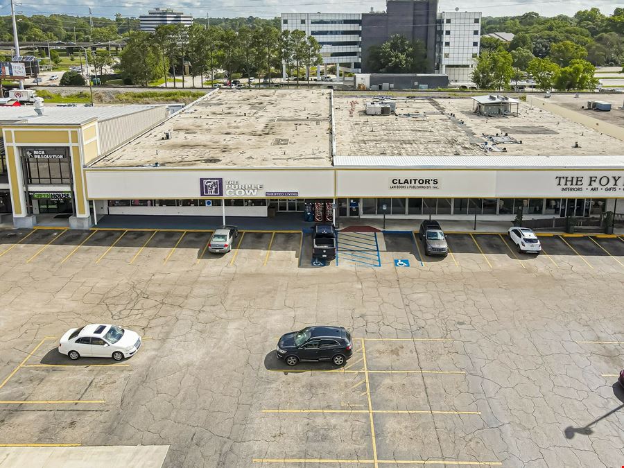 Office Space Available in Acadian Perkins Shopping Center