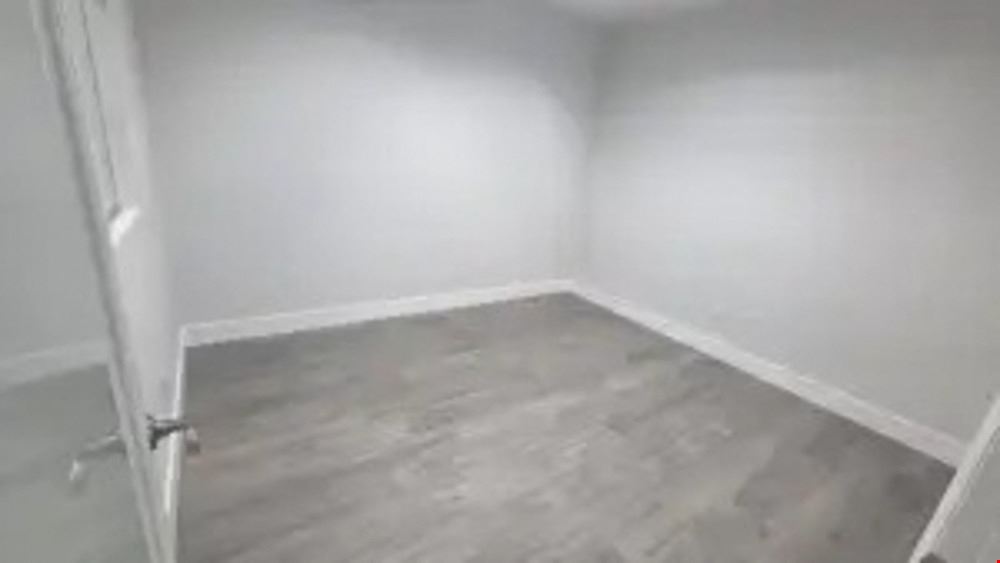 1736 SF Suite 203 PROFESSIONAL & MEDICAL OFFICE SPACE FOR LEASE