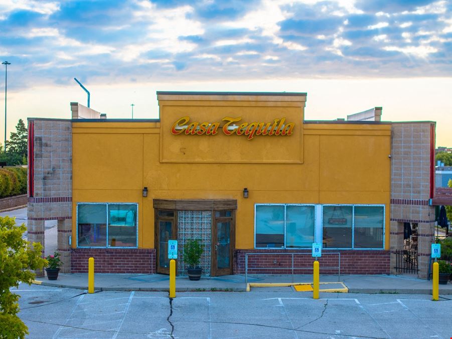 High-Visibility Restaurant Property W/ Drive-Thru I Waukesha, WI I Sale or Lease
