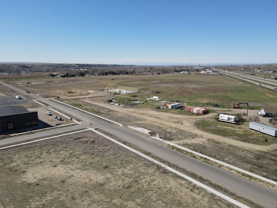8522 S Frontage Rd