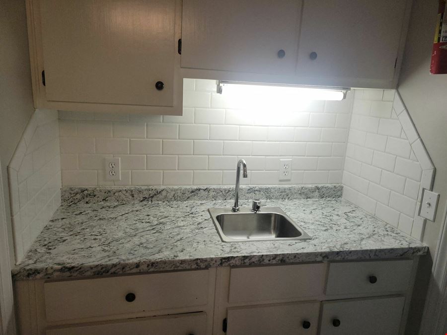 5734 Windsor Drive, Unit 4B