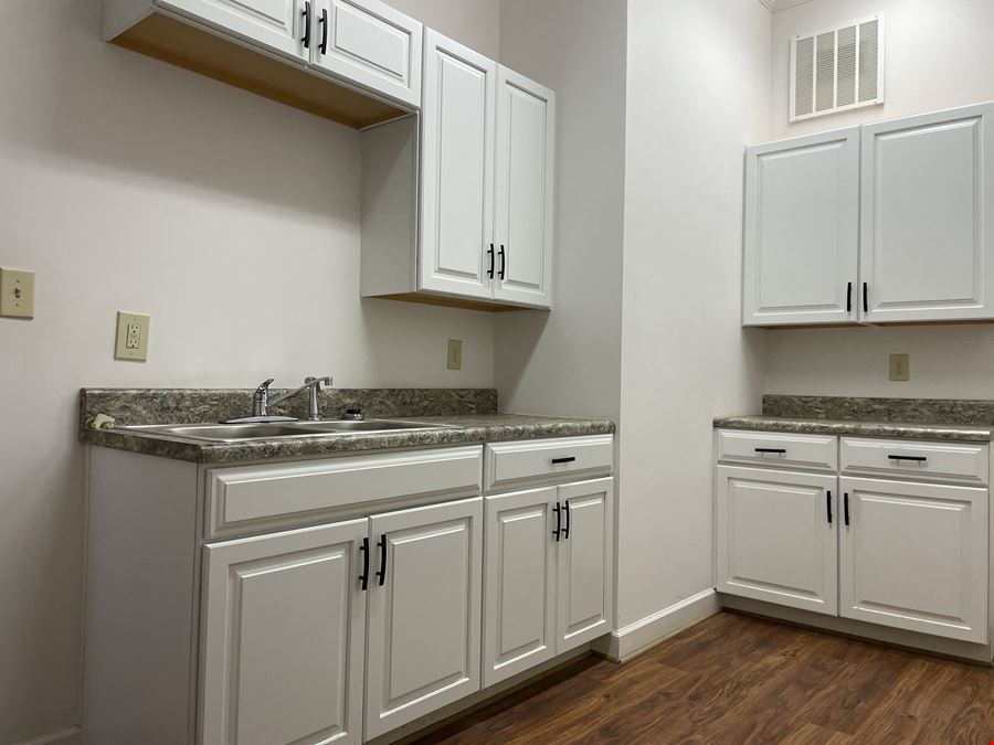 8979 Pocahontas Trail
