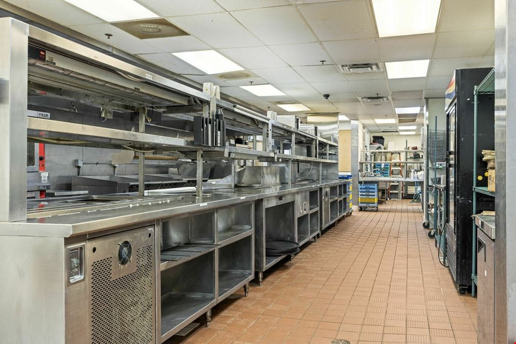 PRIME RETAIL PROPERTY WITHIN WALKING DISTANCE TO JMU