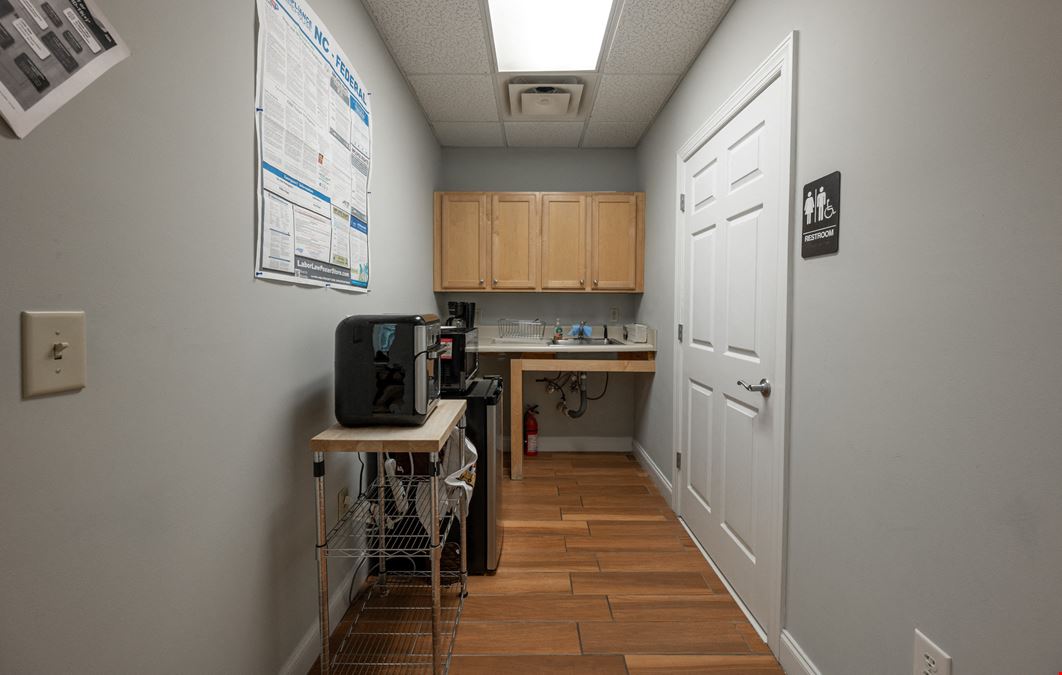 5011 Southpark Drive, Suite 220