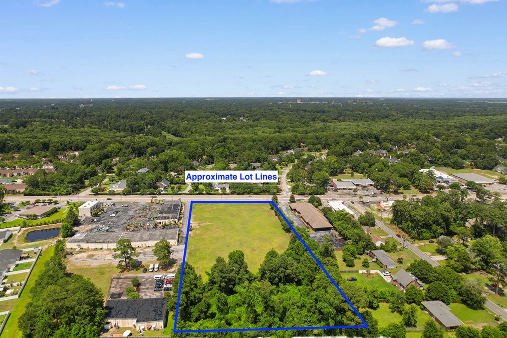 Commercial lot on 2nd Loop Rd.