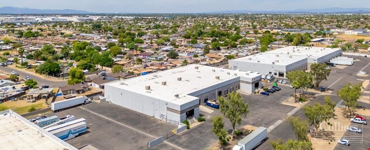 Industrial Building with Yard for Sublease in Phoenix