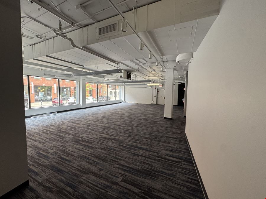 225 W Superior St