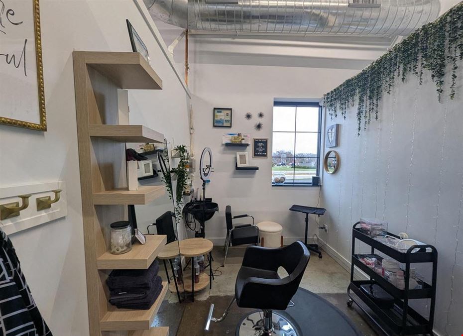 6035 N Knoxville Ave - Suites 103  & 105