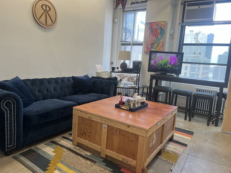 545 8th Ave