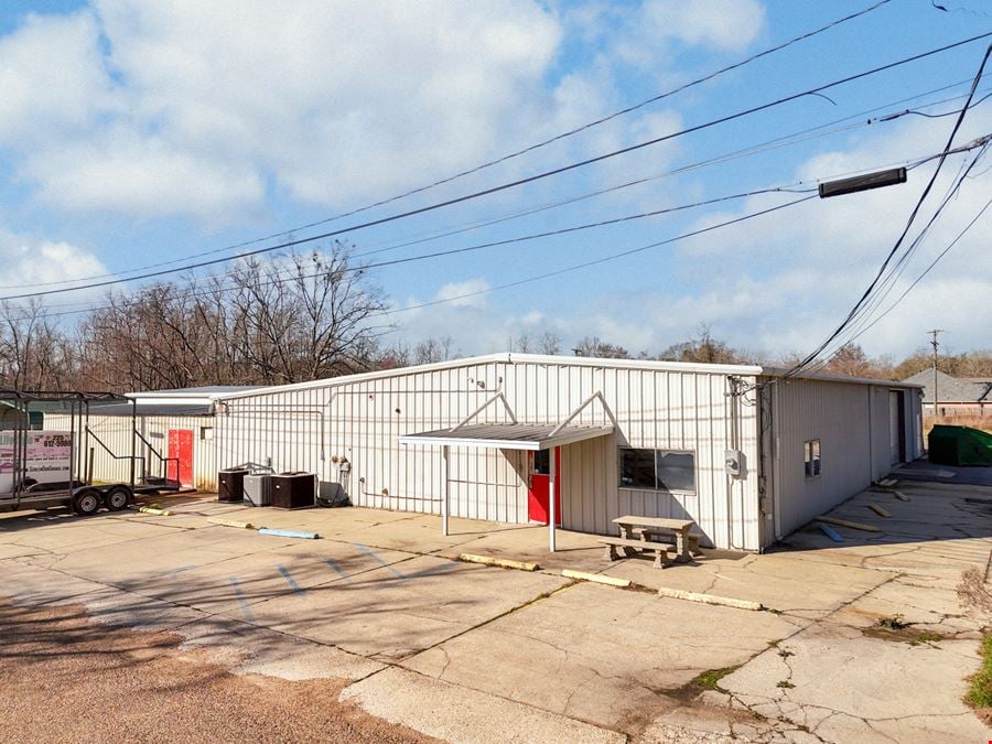 Versatile Industrial Space Near Airline Hwy