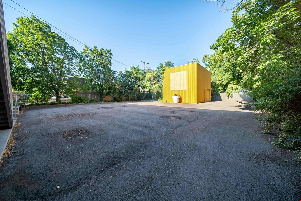 Freestanding Highland Dr. Office/Retail