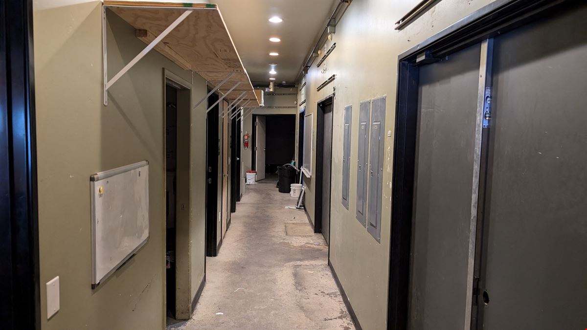 High Profile and Versatile Commercial Suite (s)