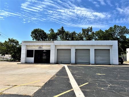 Preview of commercial space at 701 West Tarrant Road